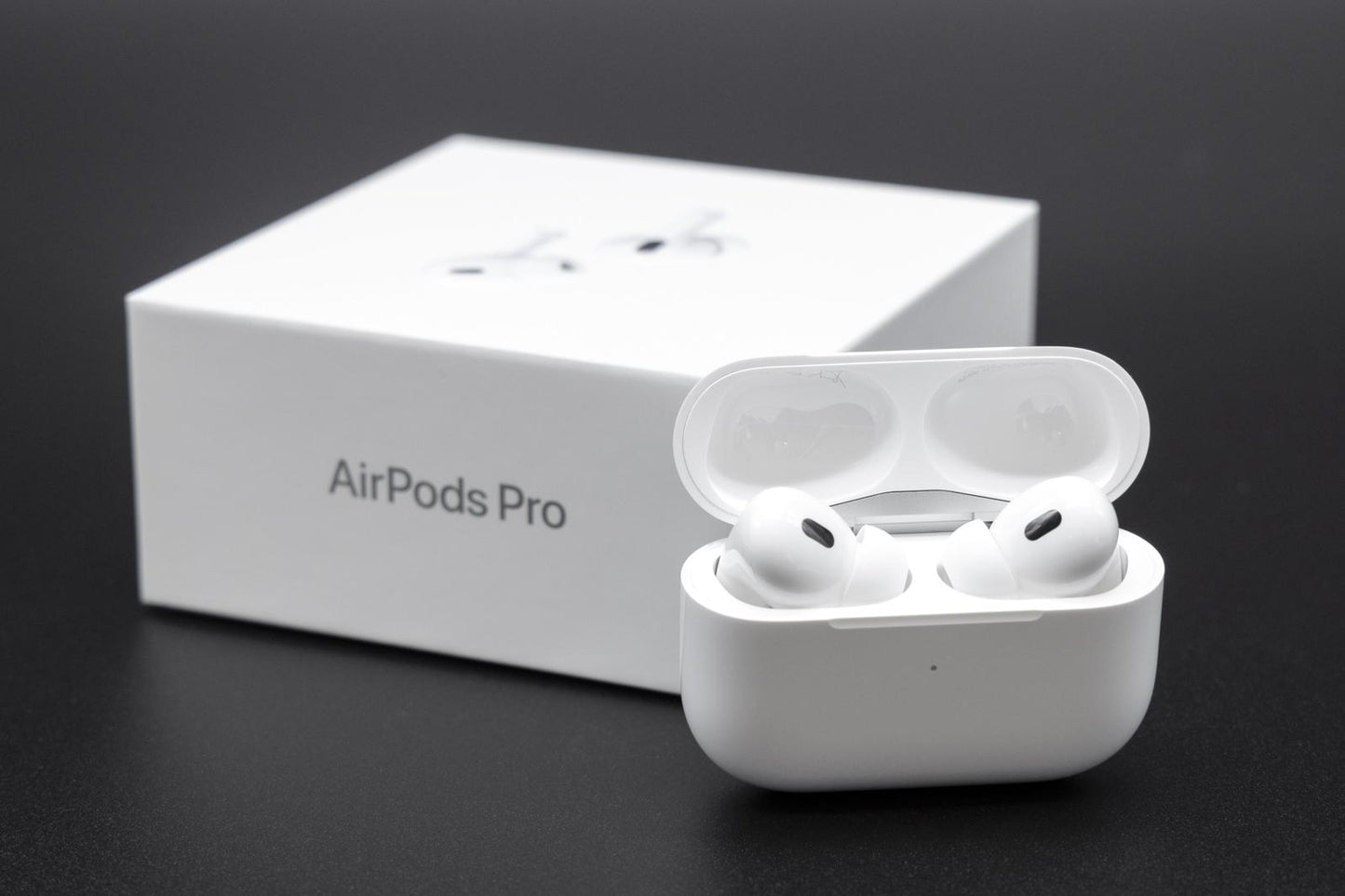 Apple AirPods Pro 2ème generation (2023) avec boitier de charge MagSafe USB-C (MTJV3) - Apple